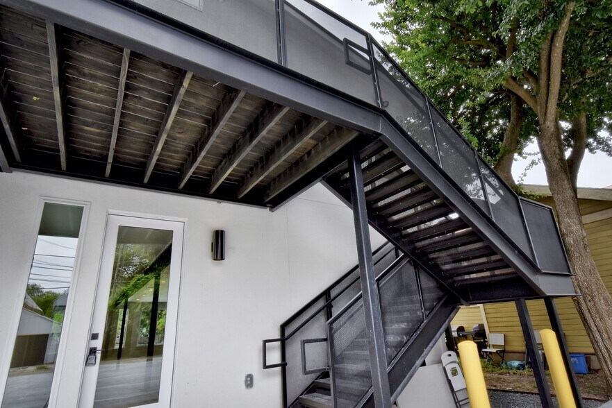 More Photos Of 1801 E Cesar Chavez St, Austin Loft Creative Space For Lease