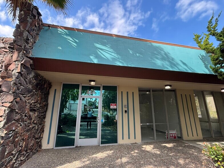 More Photos Of 625-725 San Aleso Ave, Sunnyvale Light Distribution For Lease