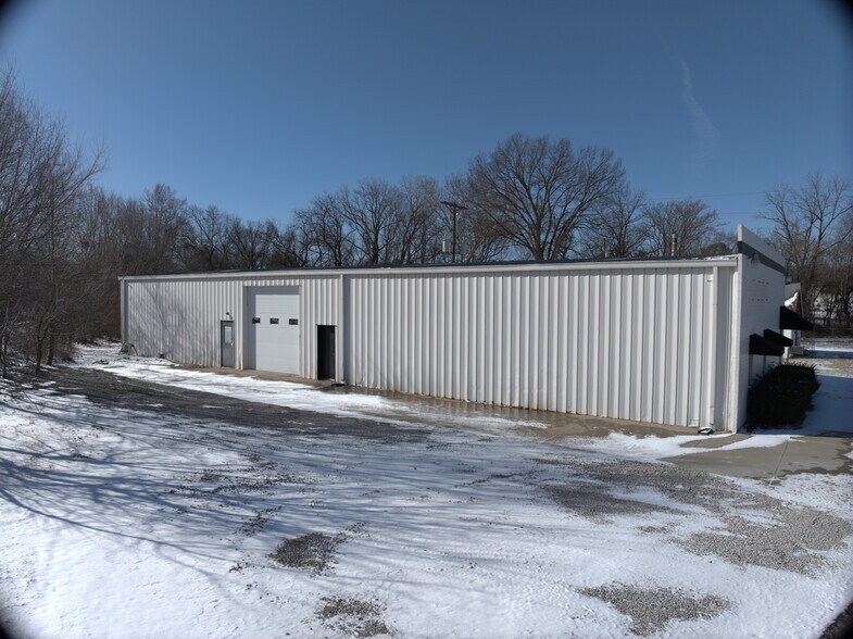 More Photos Of 101 W Shrader St, Liberty Manufacturing For Lease