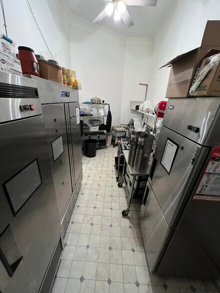 More Photos Of 119 E 5th St, Bonham Restaurant For Sale