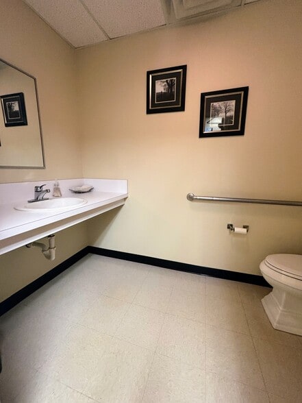 More Photos Of 660 Cooper Rd, Westerville Medical For Sale