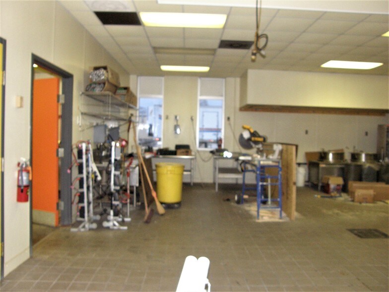 More Photos Of 2112 Industrial Dr, Niles Manufacturing For Sale