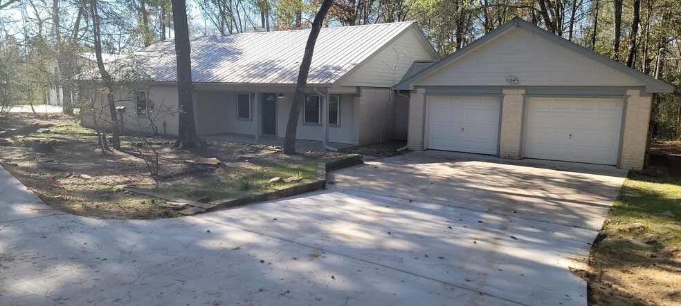 Primary Photo Of 16885 Rabon Chapel Rd, Montgomery Office For Sale