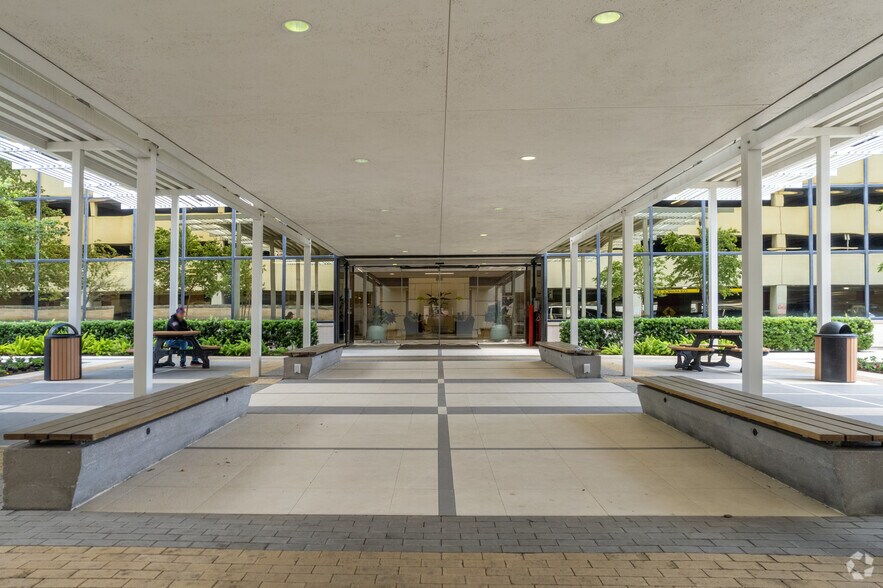 More Photos Of 5177 Richmond Ave, Houston Office For Lease