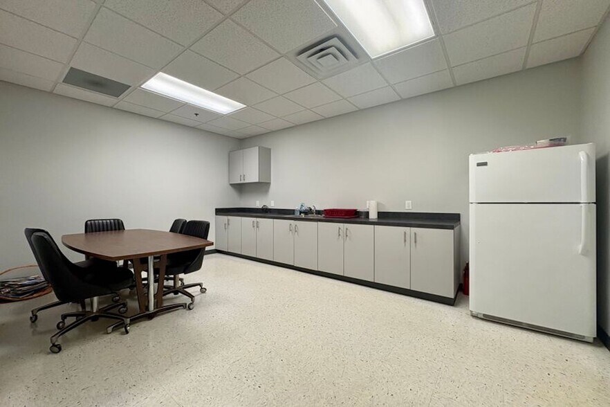 More Photos Of 145-175 Moore Dr, Lexington Freestanding For Lease