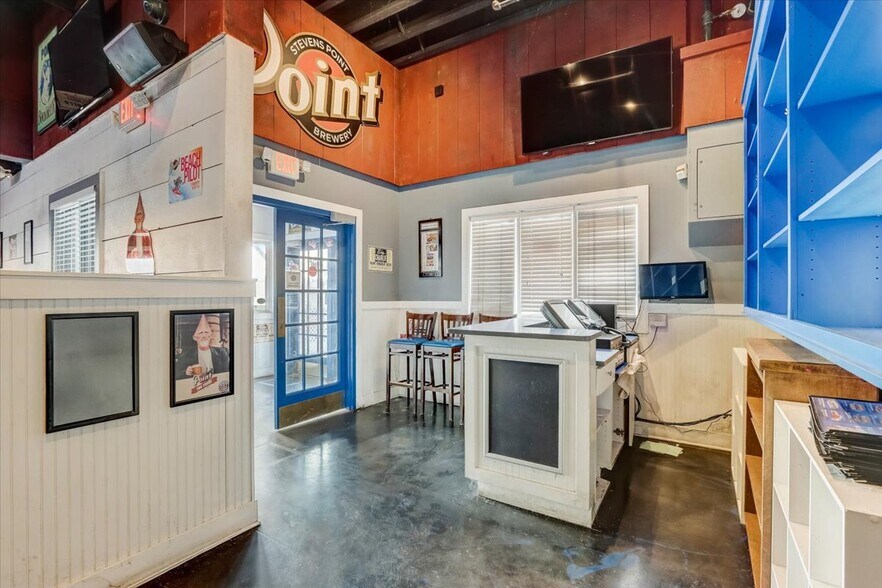 More Photos Of 10950 W Good Hope Rd, Milwaukee Restaurant For Sale