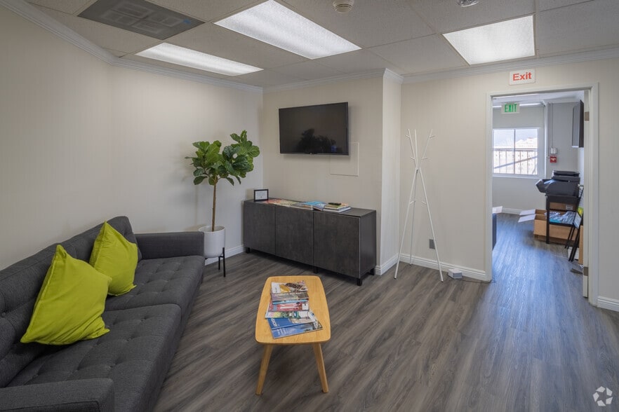 More Photos Of 320 Pine Ave, Long Beach Loft Creative Space For Lease