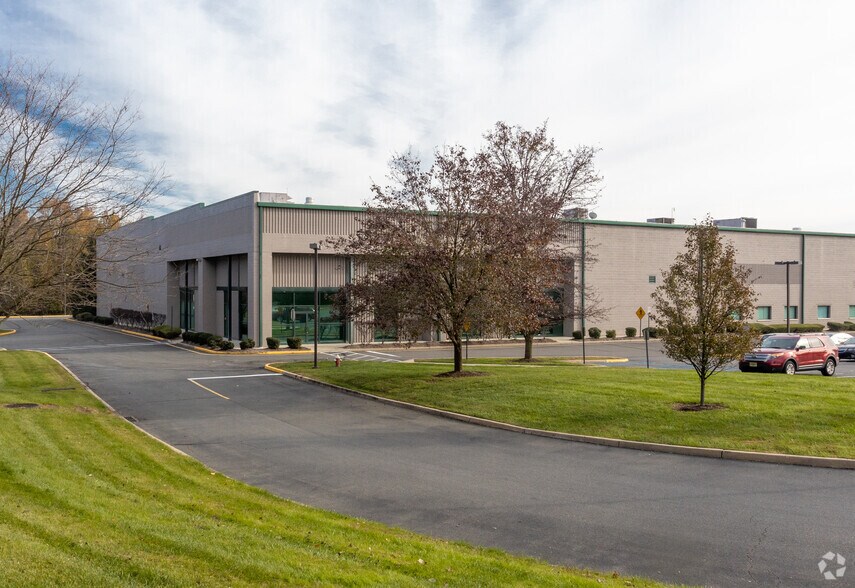 More Photos Of 200 Ludlow Dr, Ewing Warehouse For Lease