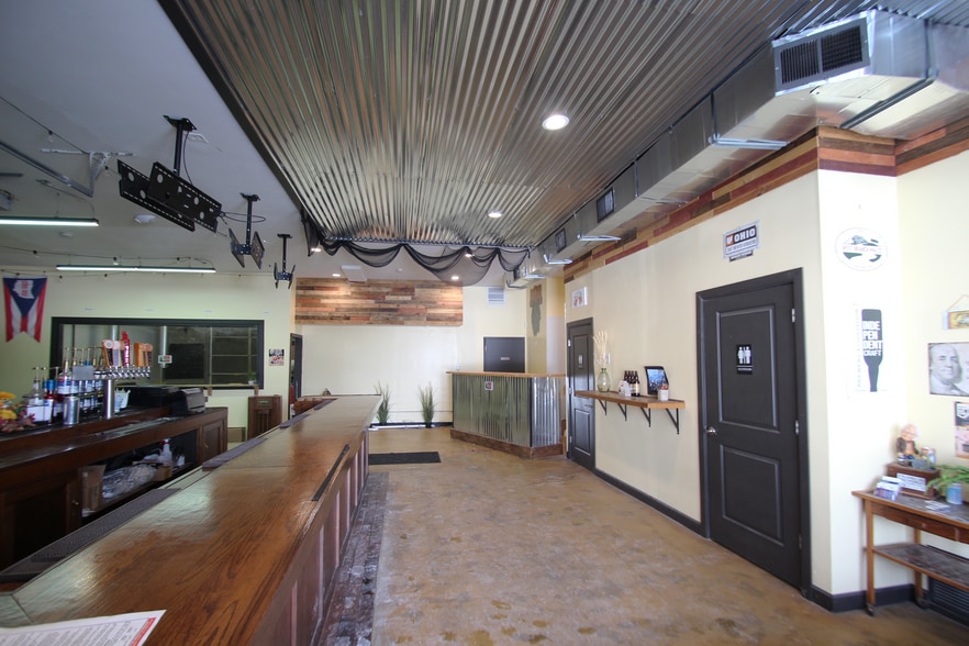 More Photos Of 516 N Main St, Grafton Freestanding For Lease