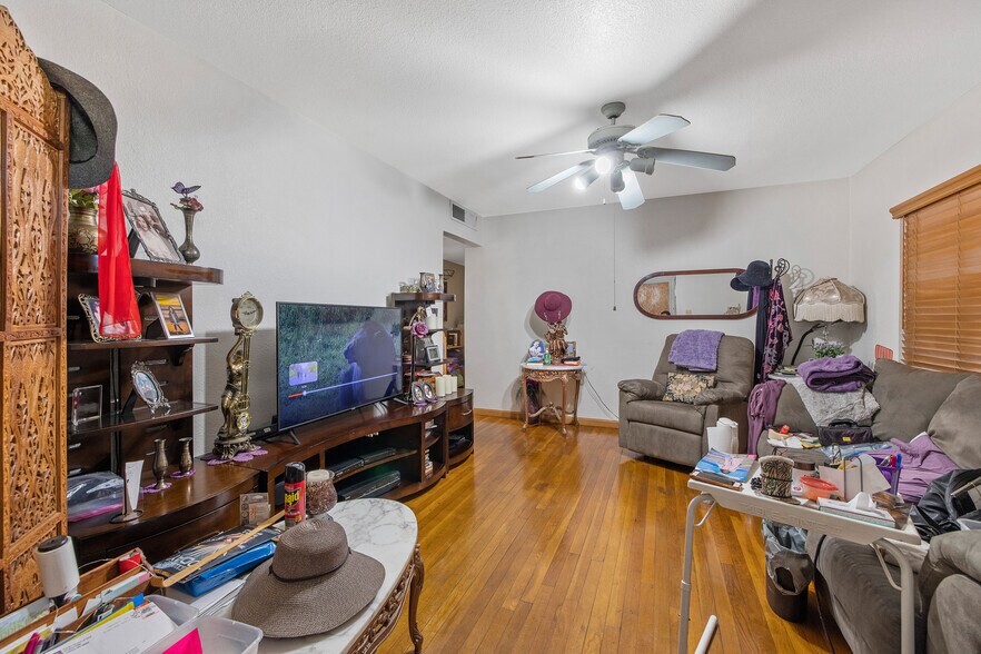 More Photos Of 909 E Noble Ave, Visalia Multifamily For Sale