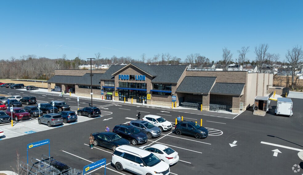 Primary Photo Of 1127 Charlotte Hwy, Troutman Supermarket For Lease