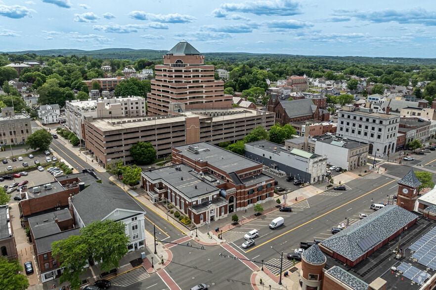 More Photos Of 225-243 Main St, Middletown Office For Lease