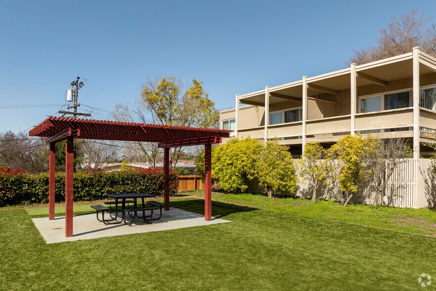 More Photos Of 201 Avian Dr, Vallejo Apartments For Sale