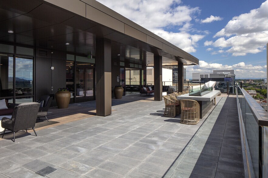 More Photos Of 140 SW Columbia St, Portland Apartments For Lease