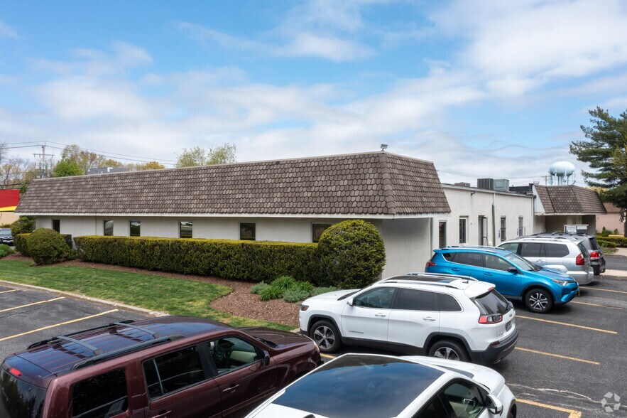 More Photos Of 887 Old Country Rd, Riverhead Medical For Sale