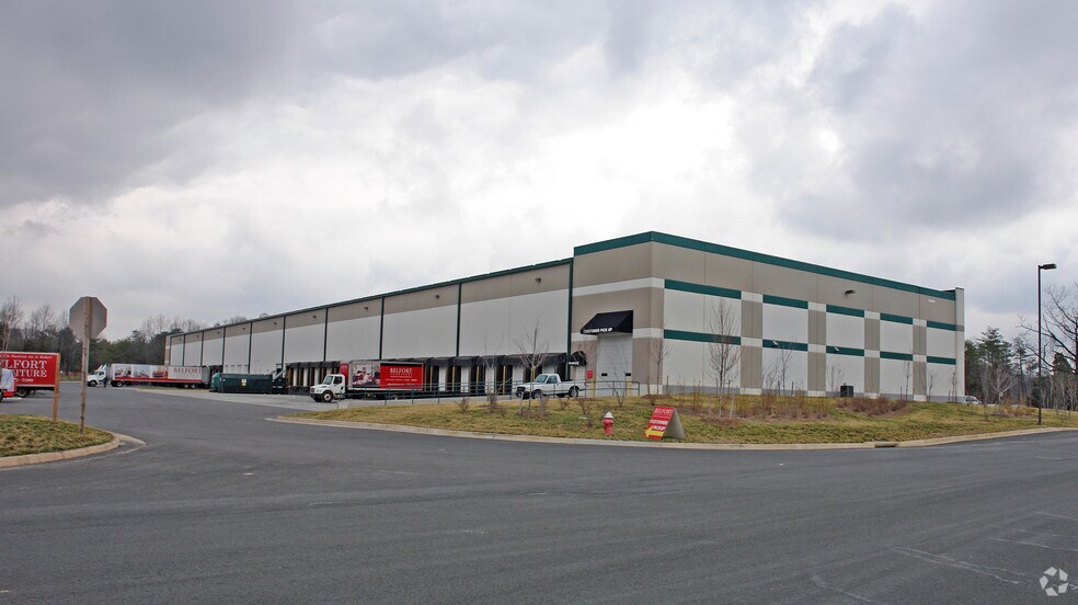 More Photos Of 45190 Ocean Ct, Sterling Distribution For Lease