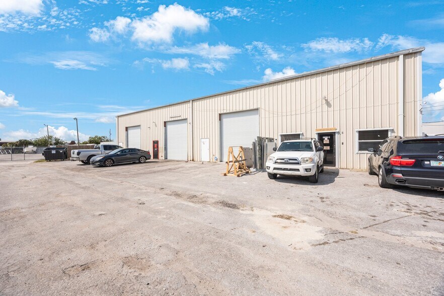 More Photos Of 9161 131st Pl N, Largo Warehouse For Lease