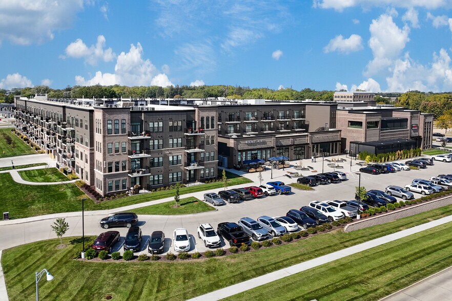 Primary Photo Of 950 Jordan Creek Pky, West Des Moines Apartments For Lease