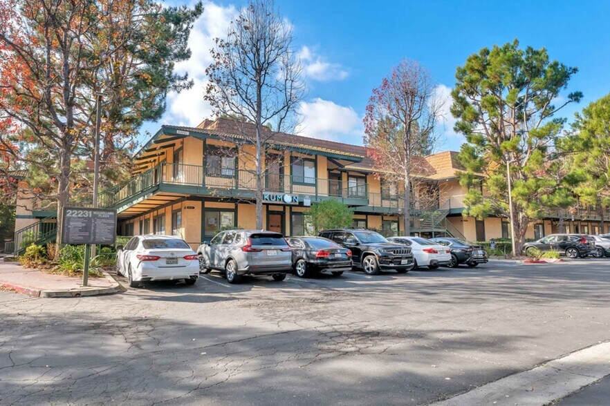 More Photos Of 22231 Mulholland Hwy, Calabasas Office For Lease