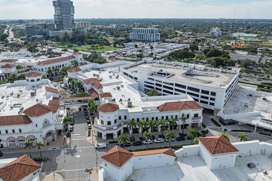 More Photos Of 800 Silks Run, Hallandale Beach Storefront Retail Office For Lease
