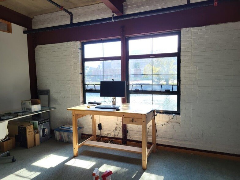 More Photos Of 1601 N Jessup St, Wilmington Manufacturing For Sale