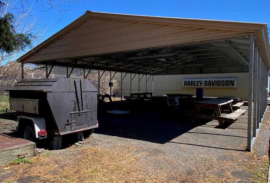 More Photos Of 385 N Witchduck Rd, Virginia Beach Freestanding For Sale