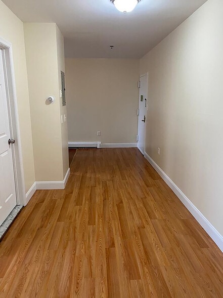 More Photos Of 533 E 2nd Ave, Roselle Apartments For Sale