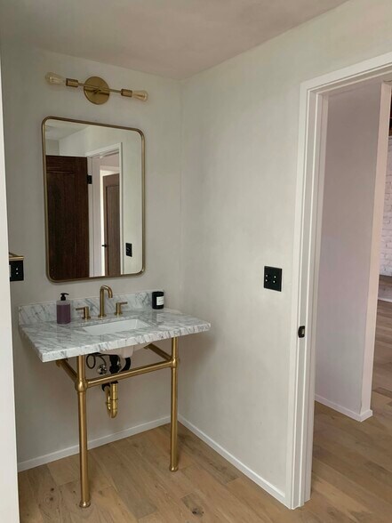 More Photos Of 1822 N Broadway, Los Angeles Storefront Retail Office For Sale