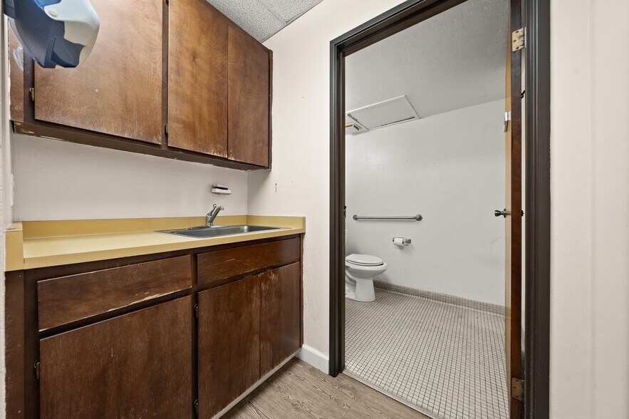 More Photos Of 2089 Vale Rd, San Pablo Office For Sale