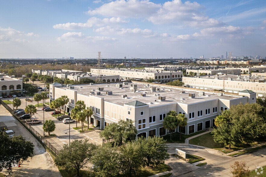 More Photos Of 9220 Kirby Dr, Houston Unknown For Lease
