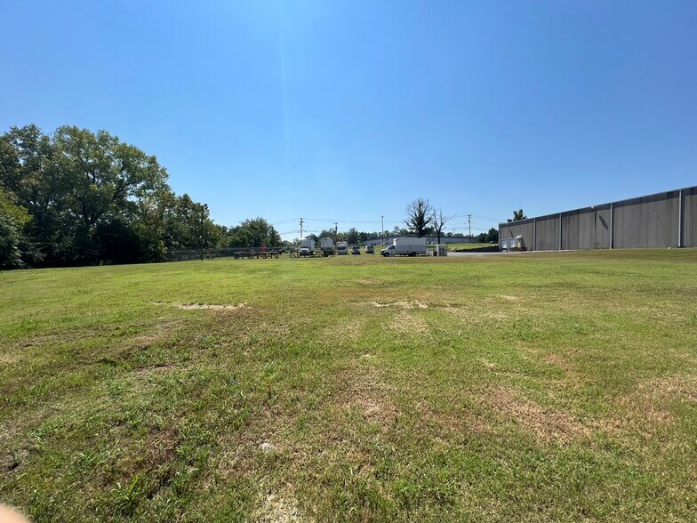 More Photos Of 1920 Elm Hill Pike pike, Nashville Land For Lease