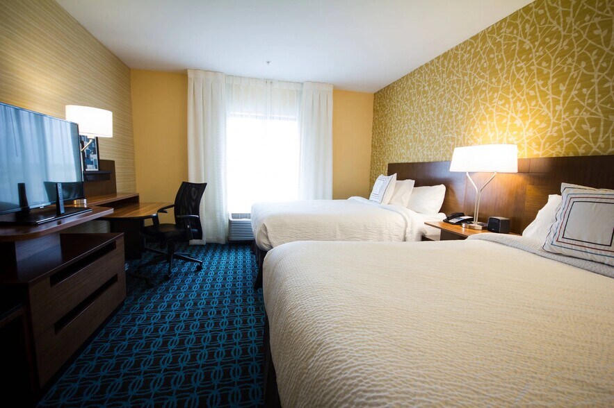 More Photos Of 948 Platte River Blvd, Brighton Hotel For Sale