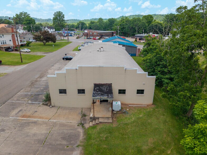 More Photos Of 101 Rathbone Rd, Marietta Flex For Sale