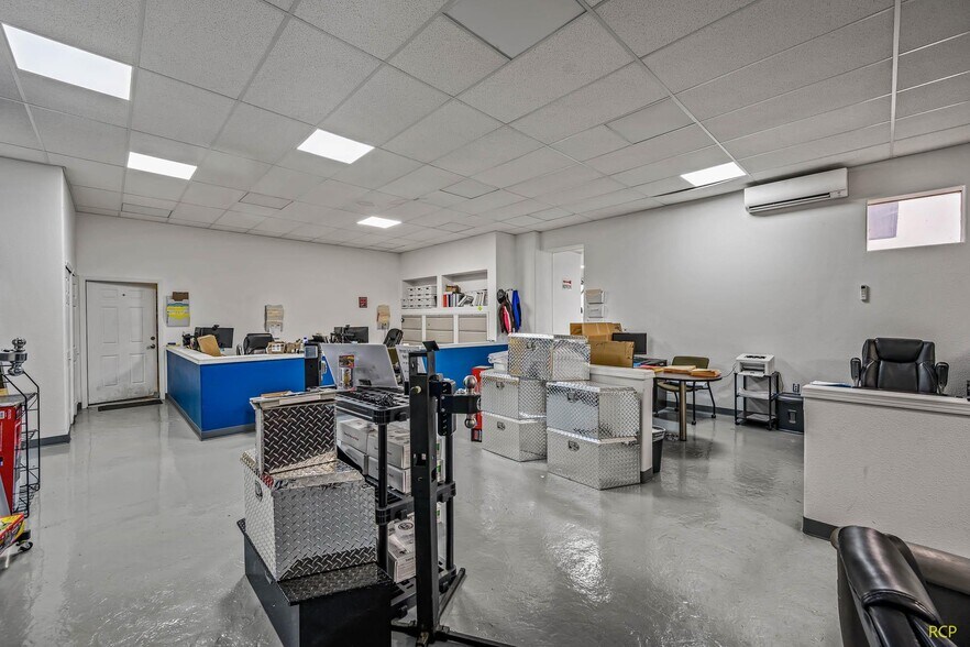 More Photos Of 53026 NW Thornton Dr, Scappoose Warehouse For Sale