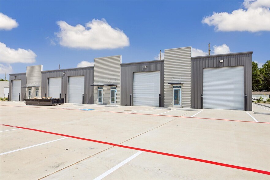 More Photos Of 19103 Hufsmith Kohrville Rd, Tomball Unknown For Lease