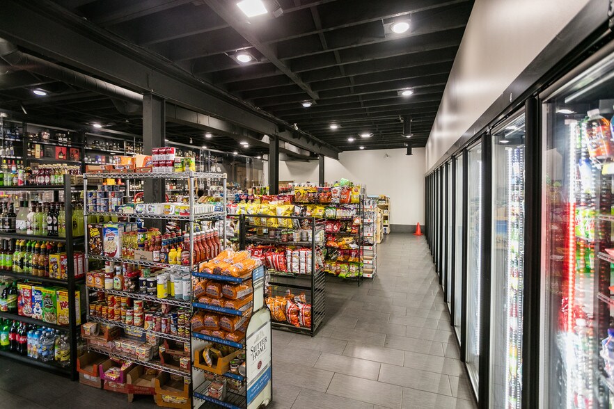 More Photos Of 4515 Grand River Ave, Detroit Freestanding For Lease
