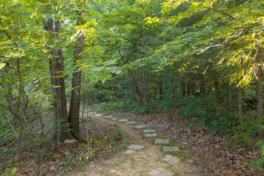 More Photos Of 401 Gilkey Ridge Rd, Shade Winery Vineyard For Sale