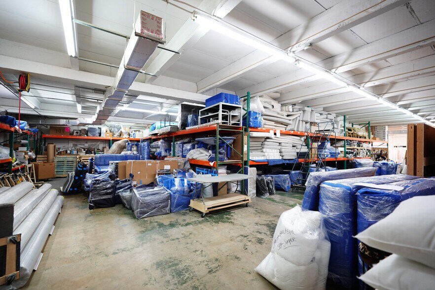 More Photos Of 667 NW 29th St, Miami Warehouse For Lease