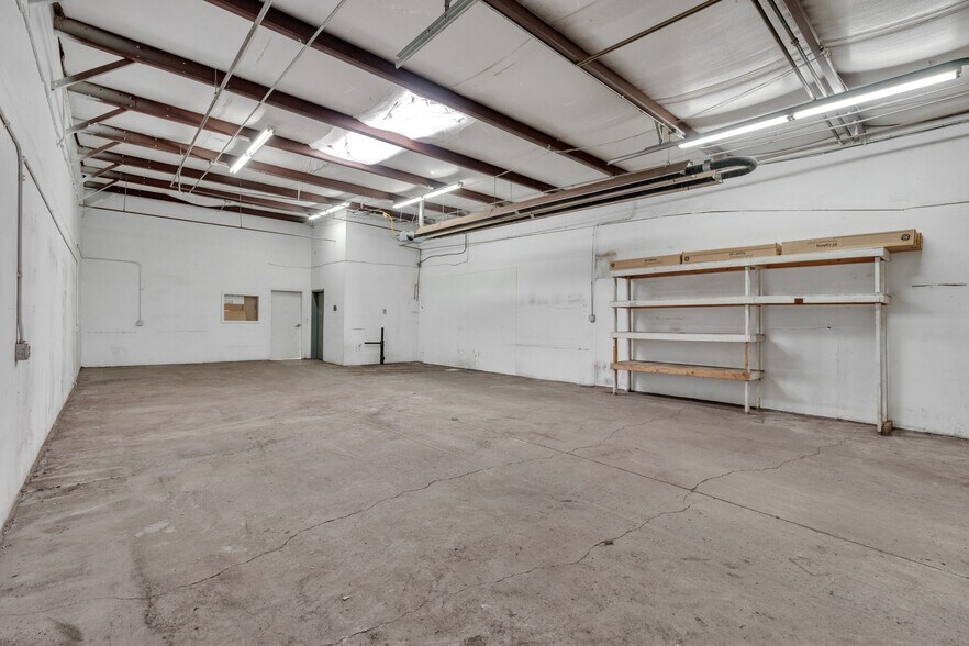 More Photos Of 332 Norfolk St, Aurora Warehouse For Sale