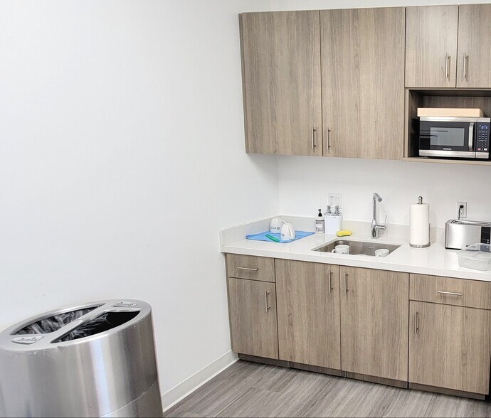 More Photos Of 10880 Wilshire Blvd, Los Angeles Loft Creative Space For Lease