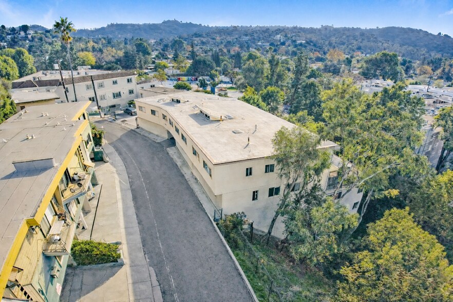Primary Photo Of 11975 Laurelwood Dr, Studio City Apartments For Sale