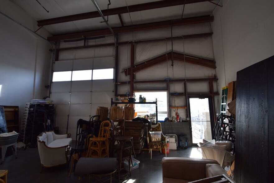 More Photos Of 615 SE Glenwood Dr, Bend Unknown For Lease