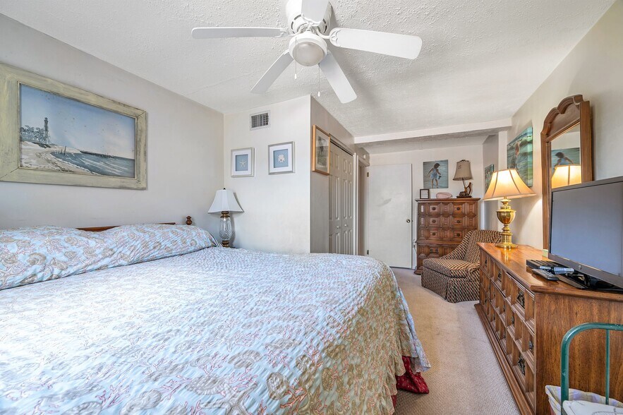 More Photos Of 1803 Gulf Blvd, Indian Rocks Beach Hotel For Sale