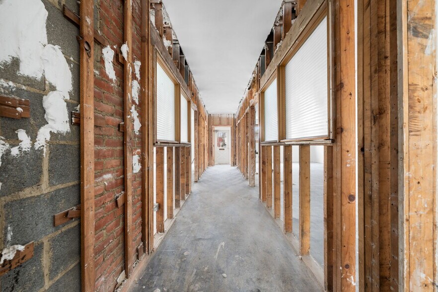 More Photos Of 2024-2032 W Schaaf Rd, Cleveland General Retail For Sale