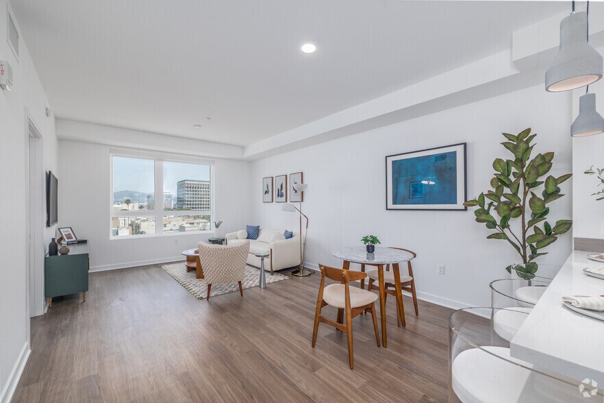 More Photos Of 800-808 S Western Ave, Los Angeles Multifamily For Sale