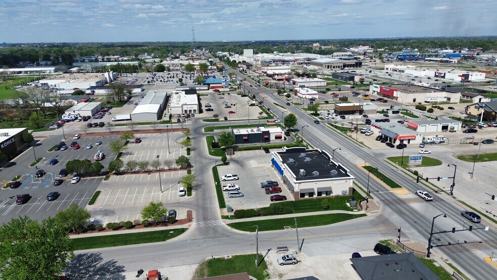 More Photos Of 2953-2957 5th Ave S, Fort Dodge Freestanding For Lease