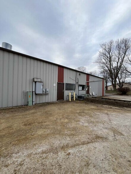 More Photos Of 6103 Femrite Dr, Madison Warehouse For Lease