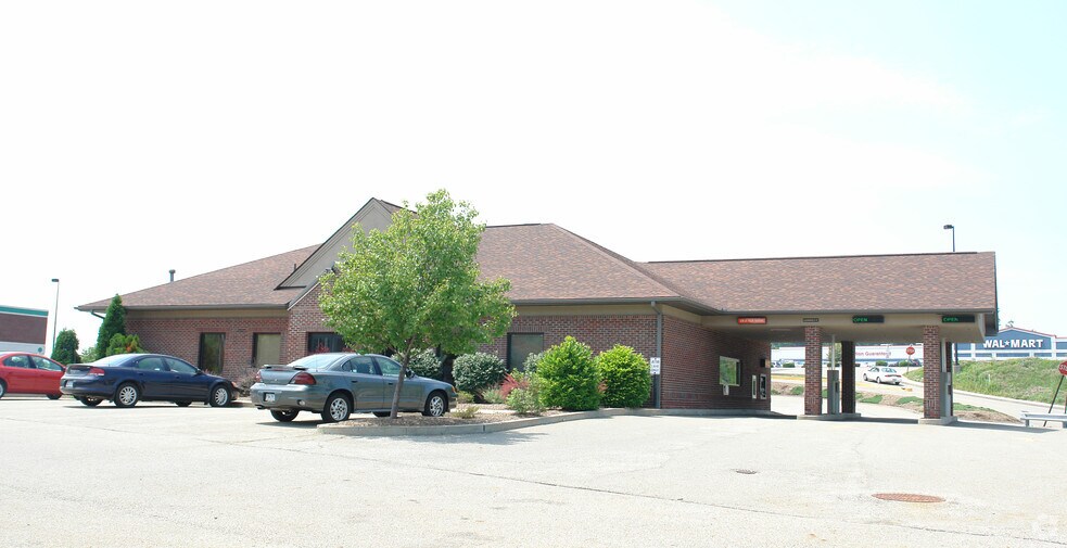 More Photos Of 600 Walmart Dr, Gibsonia Bank For Sale
