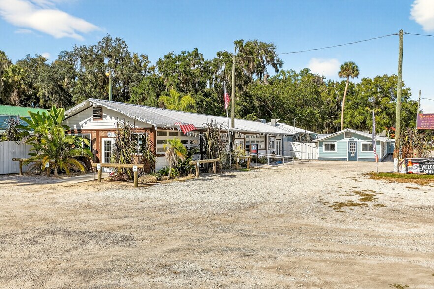 More Photos Of 765 3rd Ave, Welaka Restaurant For Sale