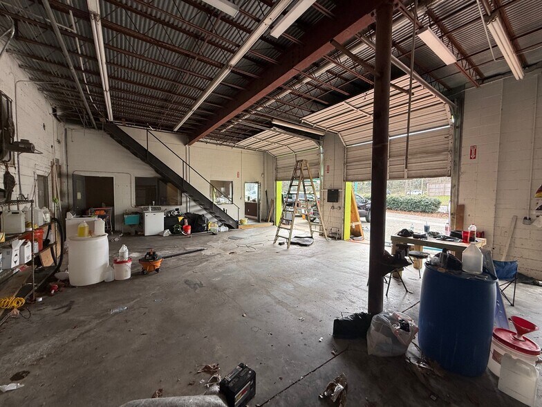 More Photos Of 614 S 7th St, Opelika Auto Repair For Sale